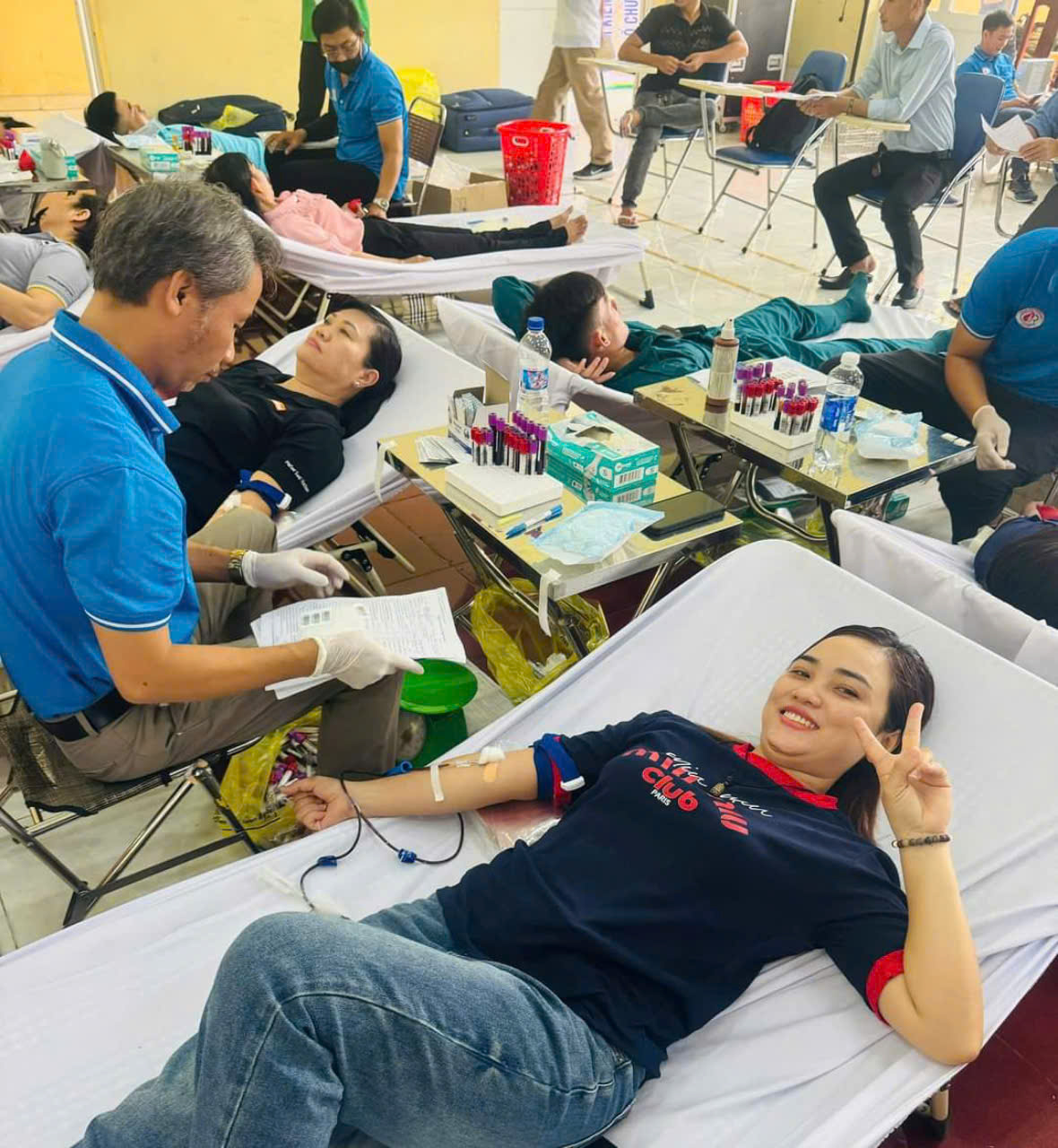 CĐV TÌNH NGUYỆN HIẾN MÁU NHÂN ĐẠO