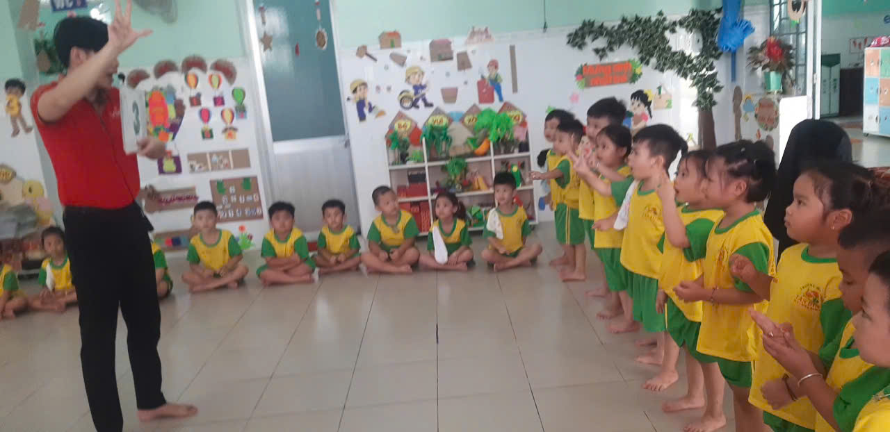 Trò chơi vận động: ai giữ bóng khéo